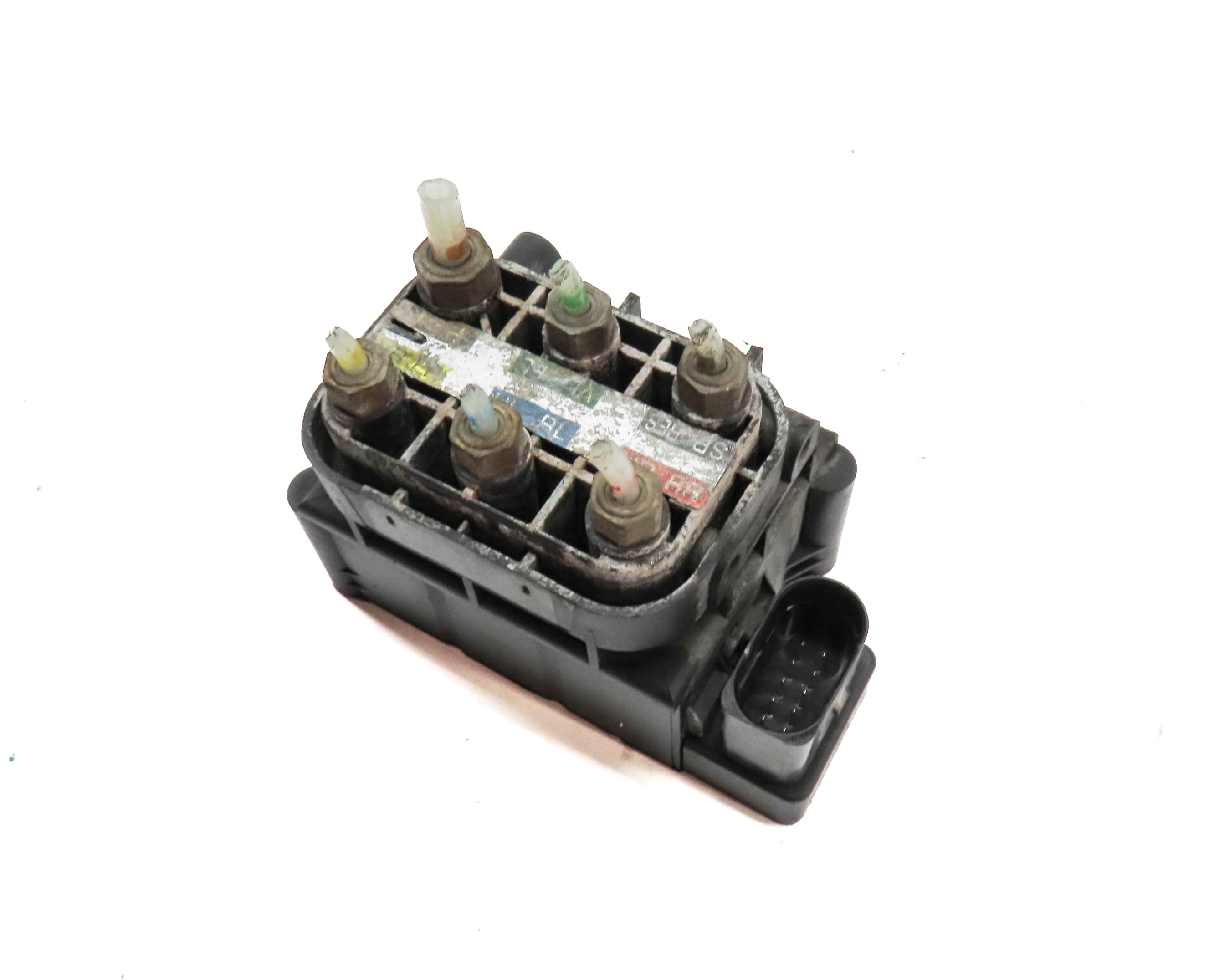 2012 MERCEDES GL350 (X164) 3.0L DIESEL (OM642) AIR SUSPENSION VALVE BLOCK — exact item pictured